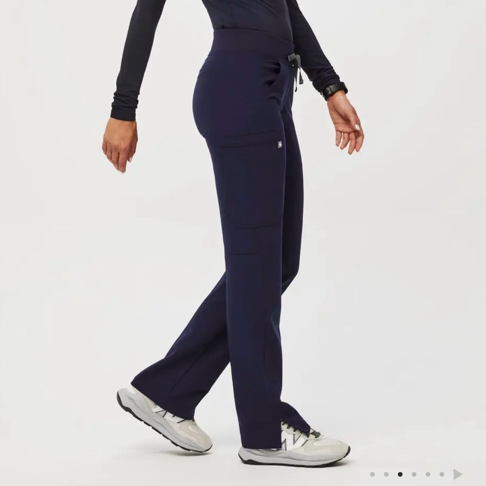 FIGS Kade Cargo Size M Navy